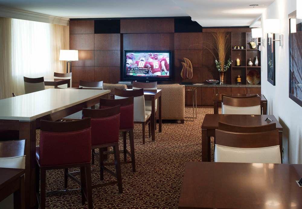 Richmond Marriott Hotel Ngoại thất bức ảnh