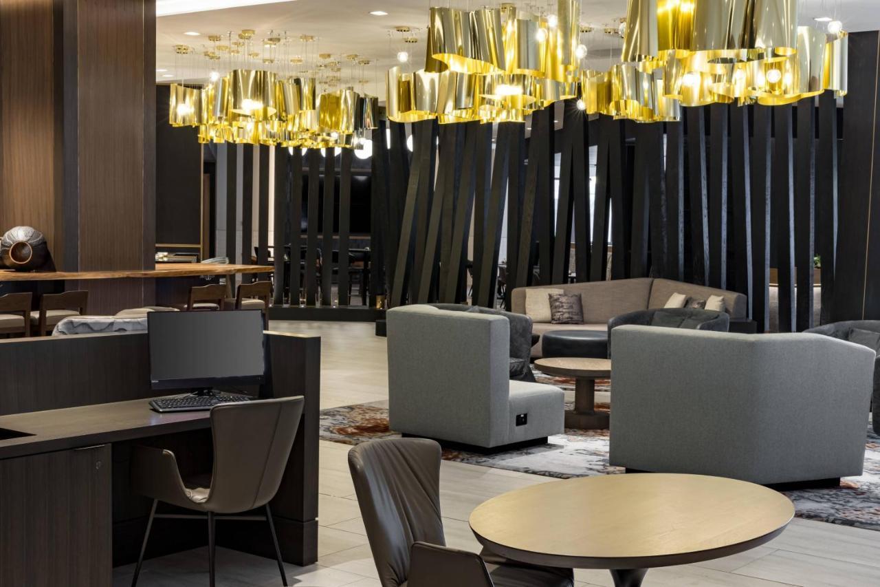 Richmond Marriott Hotel Ngoại thất bức ảnh