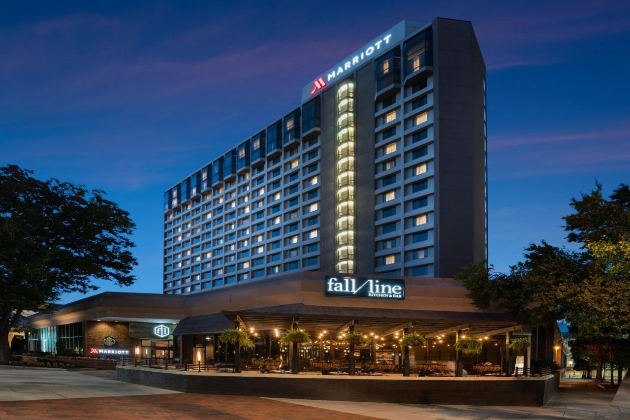 Richmond Marriott Hotel Ngoại thất bức ảnh