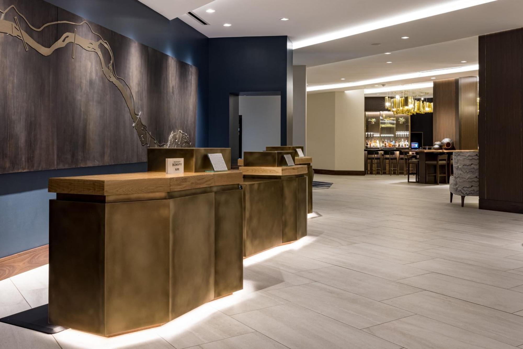 Richmond Marriott Hotel Ngoại thất bức ảnh