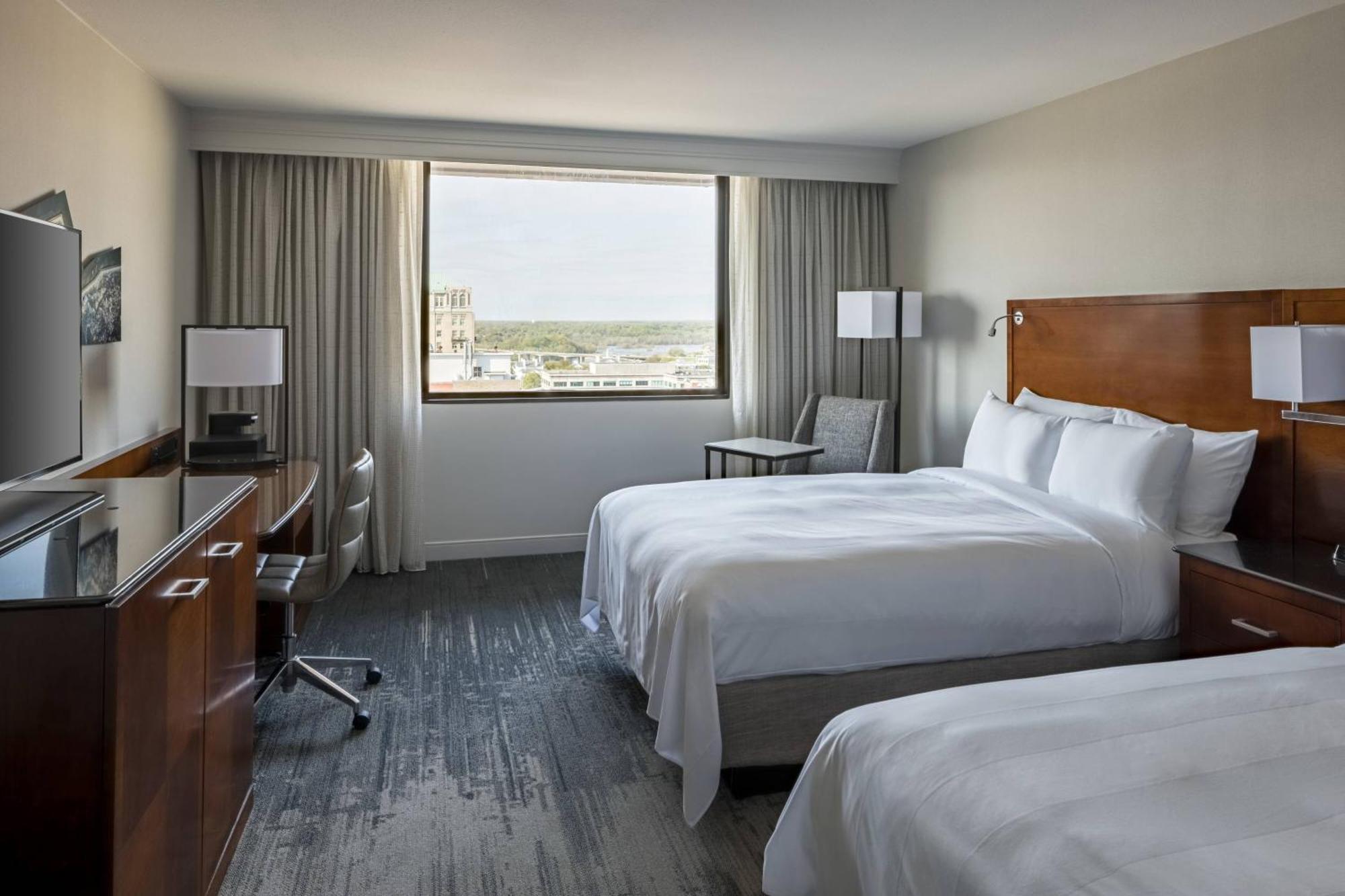 Richmond Marriott Hotel Ngoại thất bức ảnh