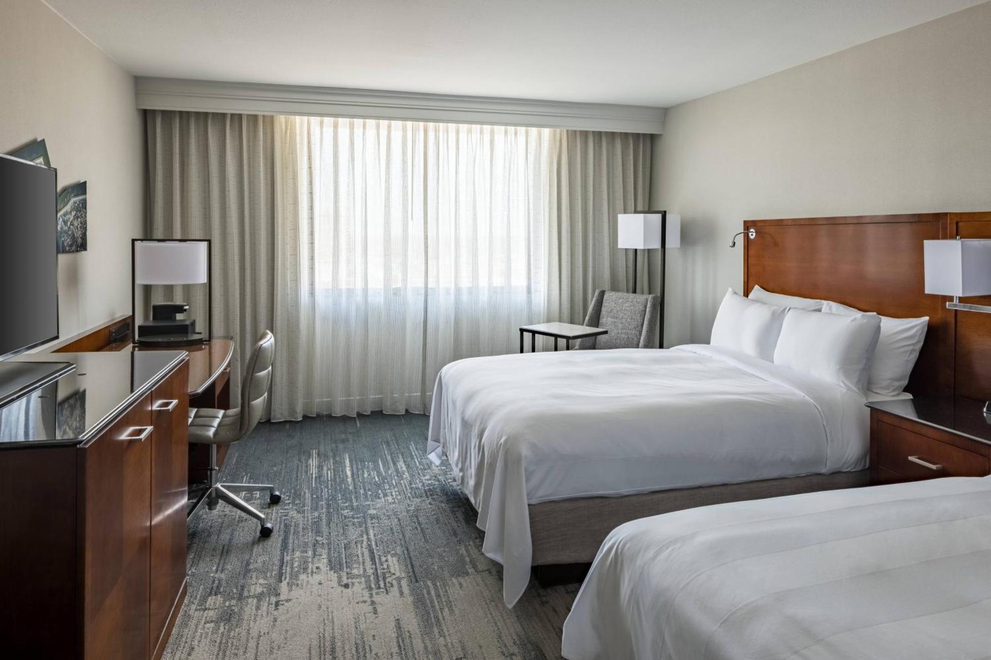Richmond Marriott Hotel Ngoại thất bức ảnh
