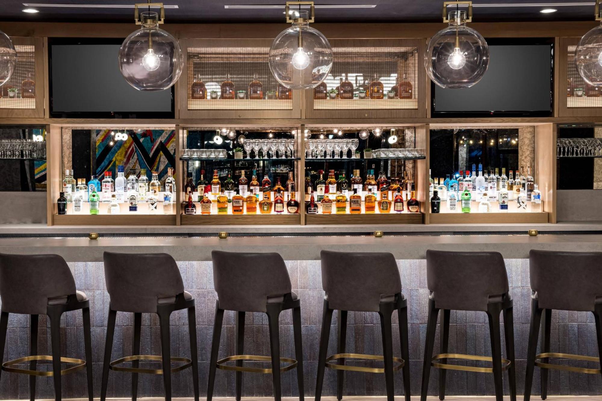 Richmond Marriott Hotel Ngoại thất bức ảnh