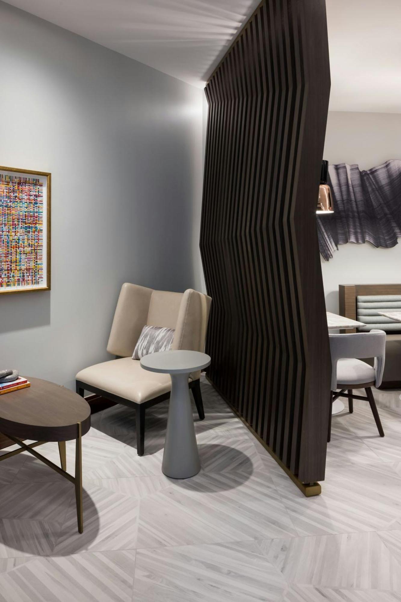 Richmond Marriott Hotel Ngoại thất bức ảnh